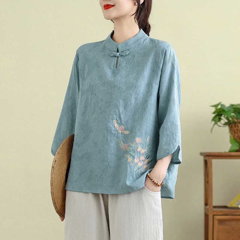 Chemise femme en coton, brodée de fleurs et de Buddha Stones, manches trois-quarts, col mandarin à un bouton. - Bleu clair - US12，UK/AU16，EU44 (3XL) - image 8