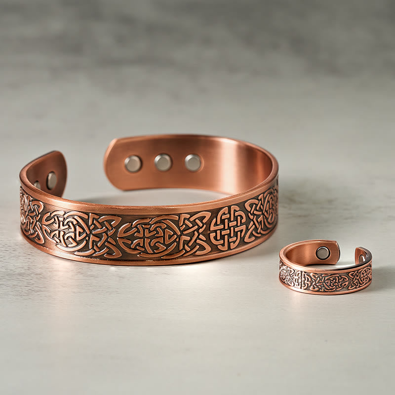 Bracelet jonc ouvert porte-bonheur en cuivre à motif abstrait de Buddha Stones - image 0