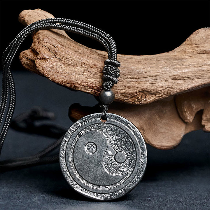 Collier pendentif en pierre de shungite naturelle et authentique, sculptée, symbole Yin Yang et protection, avec pendentif Buddha Stones. - image 1