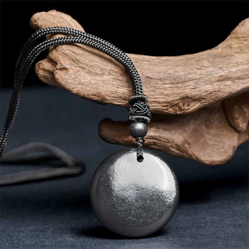 Collier pendentif géométrique rond en pierre de shungite authentique, orné d'une corde renforçant la force intérieure, Buddha Stones. - image 2