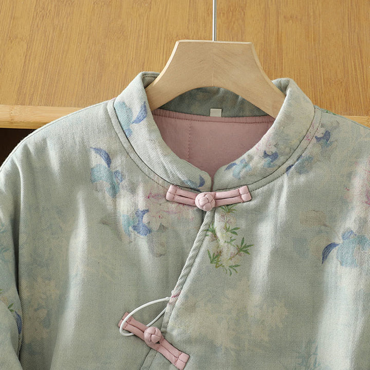 Manteau femme à col rond et manches longues en coton épais, orné de boutons grenouille et de motifs floraux en Buddha Stones  - image 13