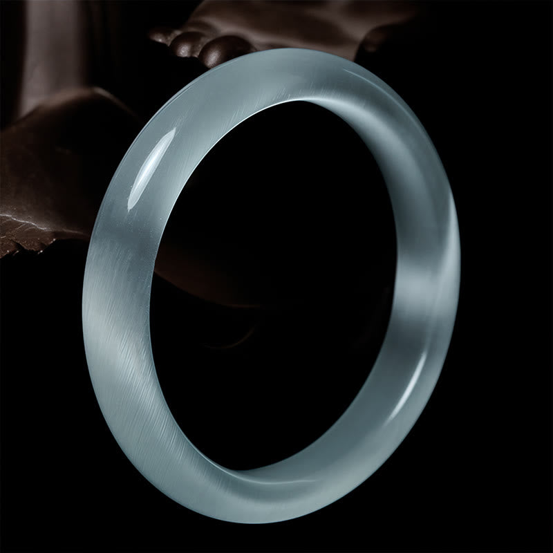 Bracelet jonc spirituel en Buddha Stones œil-de-chat blanc, symbole d'abondance et de spiritualité - Œil de chat blanc (Chance ♥ Positive) - 64 mm - image 0