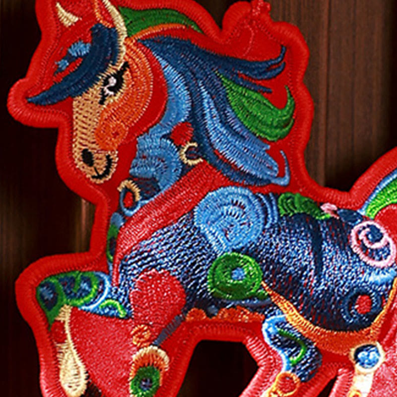 Buddha Stones, broderie année du Cheval, clochette à pompon, décoration suspendue - image 5