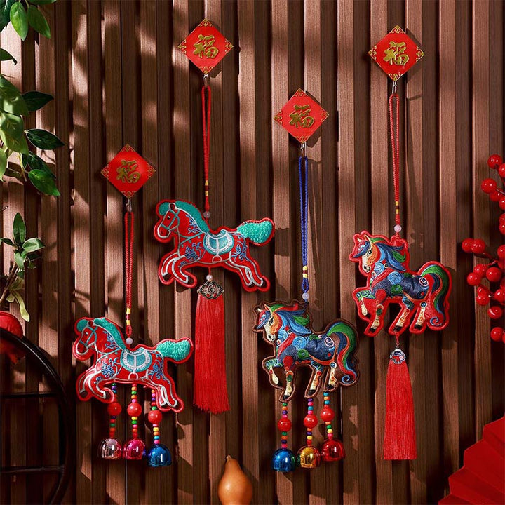 Buddha Stones, broderie année du Cheval, clochette à pompon, décoration suspendue - image 0