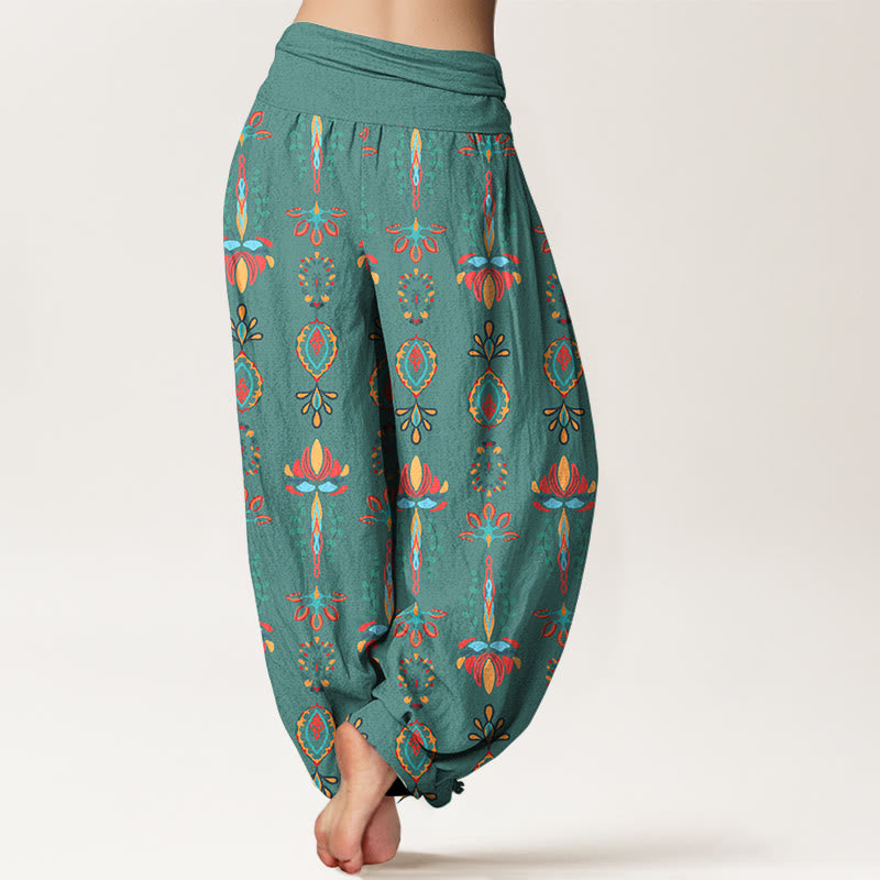 Pantalon harem géométrique en pur coton avec motif de Buddha Stones, fleurs de lotus colorées et feuilles vertes. - image 1