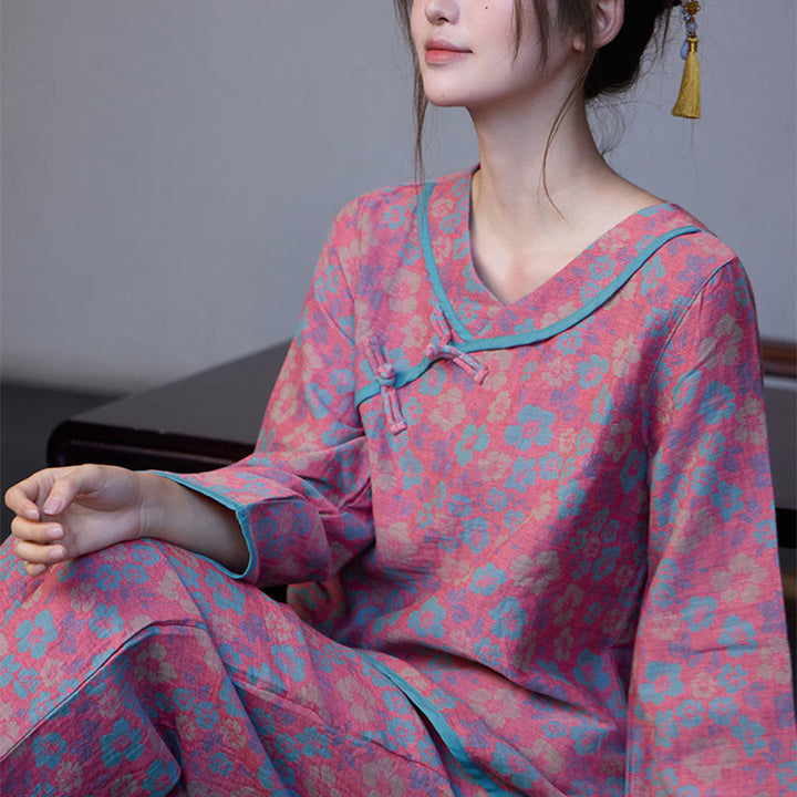 Ensemble pyjama 2 pièces en coton à motif floral Buddha Stones : chemise à manches longues et col rond avec boutons brandebourg, pantalon.  - image 4
