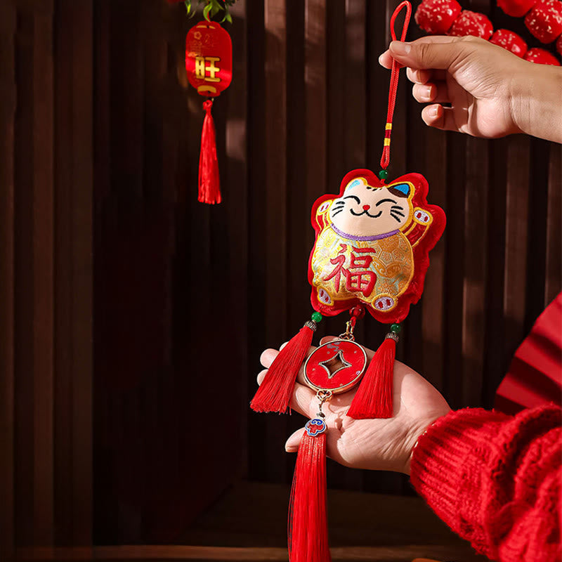 Broderie de Buddha Stones Année du Cheval Personnage Fu Pièce de cuivre en forme de pièce de monnaie avec cordon rouge Décoration suspendue - Personnage de Cat Fu (11*48cm) - image 11