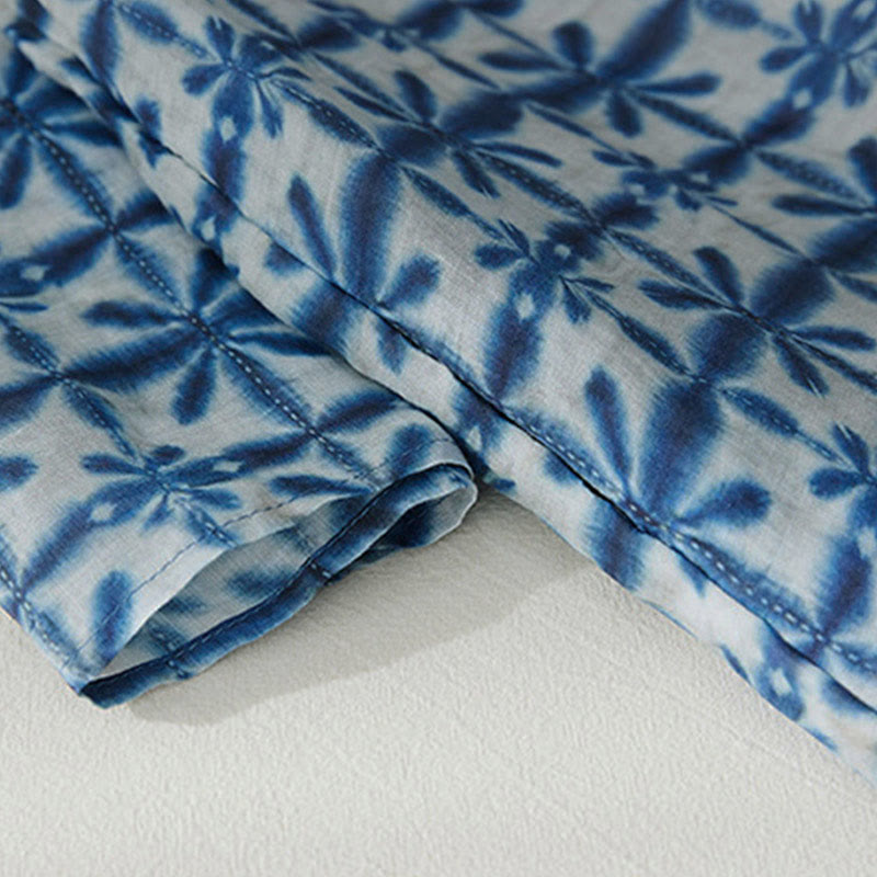 Robe midi droite à rayures florales bleues, coupe circulaire, col montant et poches, ornée de motifs floraux bleus et de Buddha Stones. - image 4