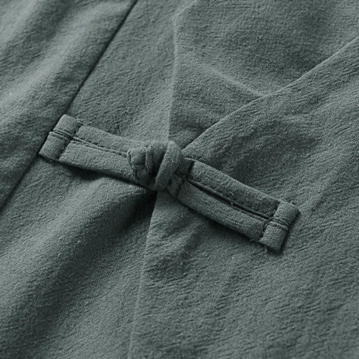 Kimono homme à manches courtes en coton et lin, orné de Buddha Stones et d'un seul bouton chinois. - image 4