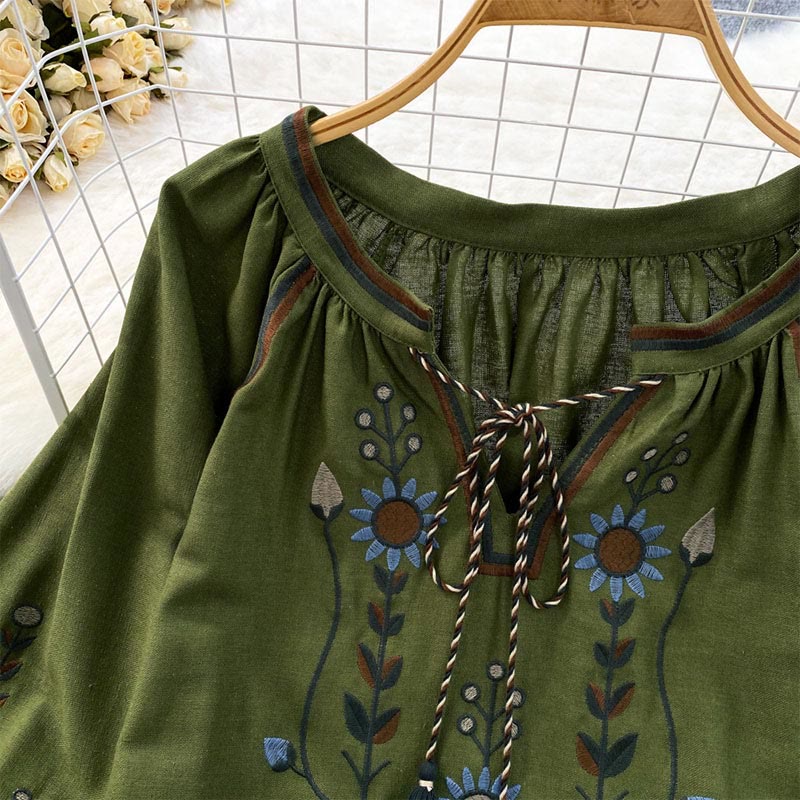 T-shirt à col rond pour femme en coton et lin avec broderie décontractée à motif de fleurs et de feuilles et Buddha Stones  - image 4