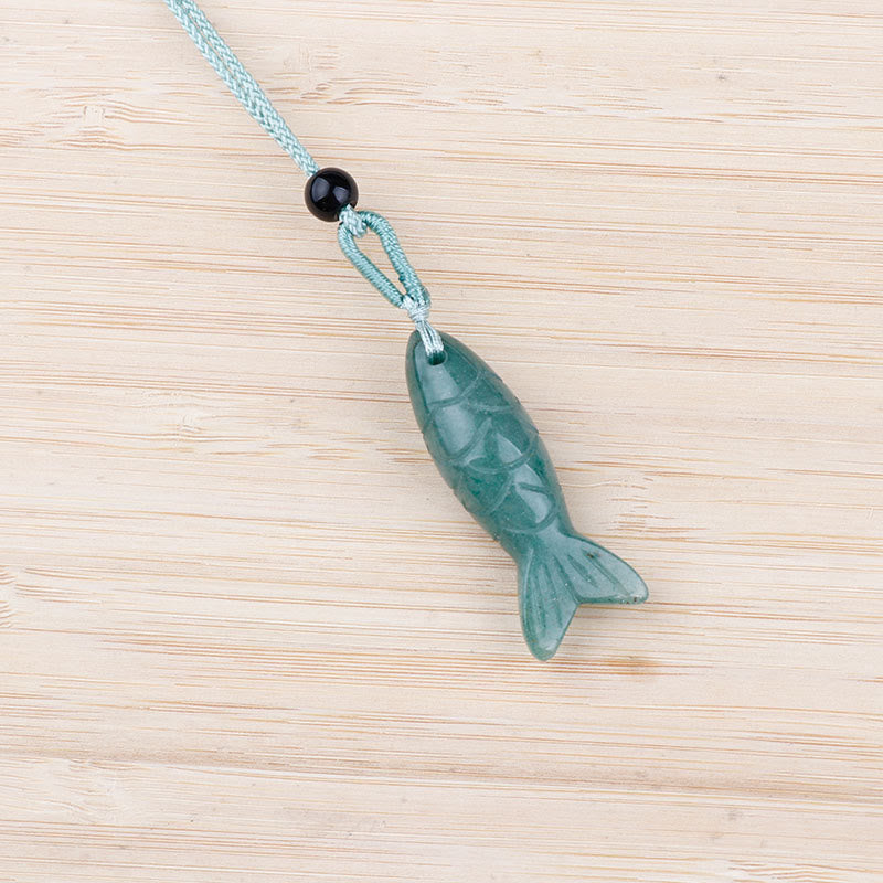 Collier pendentif en Buddha Stones sculptée en forme de carpe koï, cristal rose, agate indienne et améthyste, symbole de chaleur et de prospérité - Aventurine verte (Dimensions du pendentif : 15 x 40 mm) - image 18