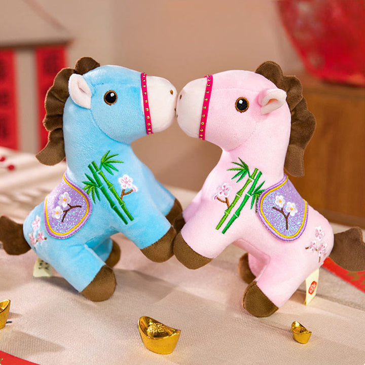 Buddha Stones Année du Cheval Poupée en peluche à motif de fleurs de prunier et de bambou, symbole de richesse et de prospérité - image 14