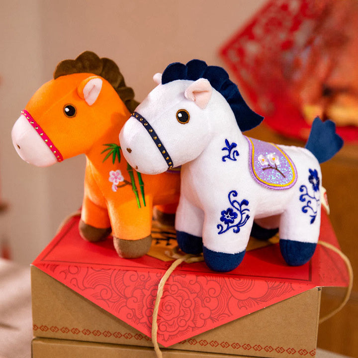 Buddha Stones Année du Cheval Poupée en peluche à motif de fleurs de prunier et de bambou, symbole de richesse et de prospérité - image 13