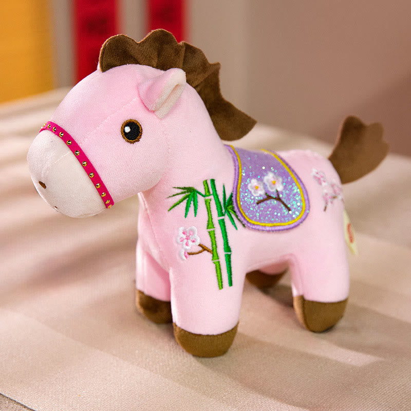 Buddha Stones Année du Cheval Poupée en peluche à motif de fleurs de prunier et de bambou, symbole de richesse et de prospérité - Rose - 10*8*20cm - image 8