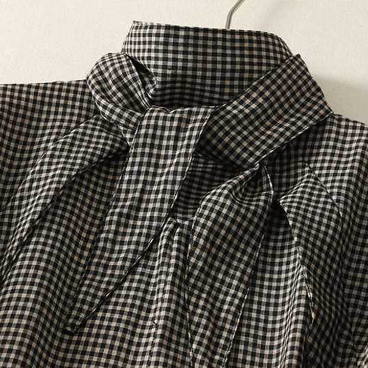 Robe midi à carreaux noirs et blancs Buddha Stones, col montant, laçage, manches longues et poches - image 2