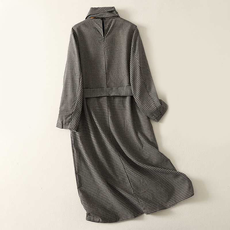 Robe midi à carreaux noirs et blancs Buddha Stones, col montant, laçage, manches longues et poches - image 1