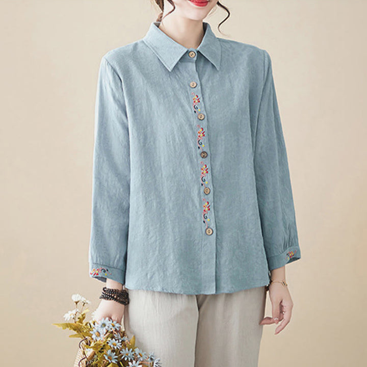Chemise à manches longues en coton pour femme, à revers, ornée de boutons et de broderies florales unies , Buddha Stones et motif floral printanier. - image 3