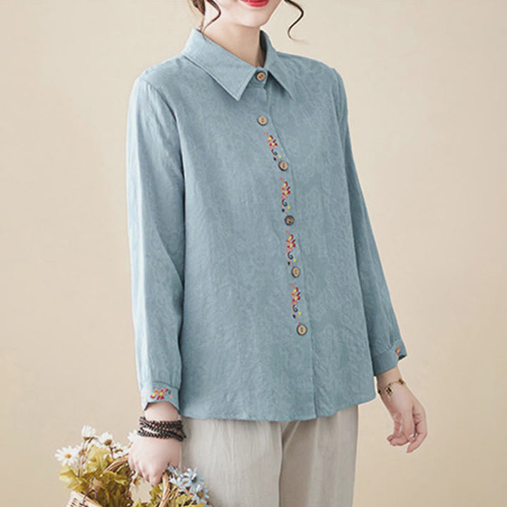 Chemise à manches longues en coton pour femme, à revers, ornée de boutons et de broderies florales unies , Buddha Stones et motif floral printanier. - image 4