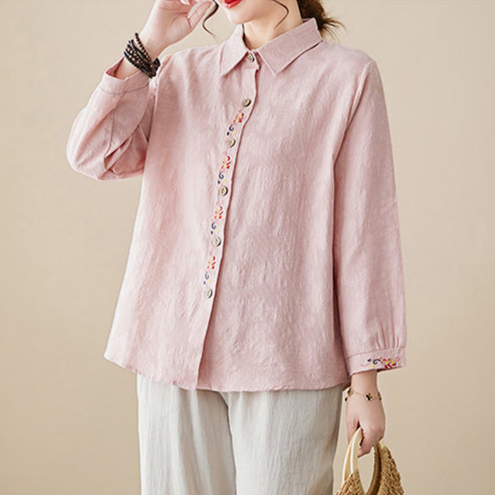 Chemise à manches longues en coton pour femme, à revers, ornée de boutons et de broderies florales unies , Buddha Stones et motif floral printanier. - image 9