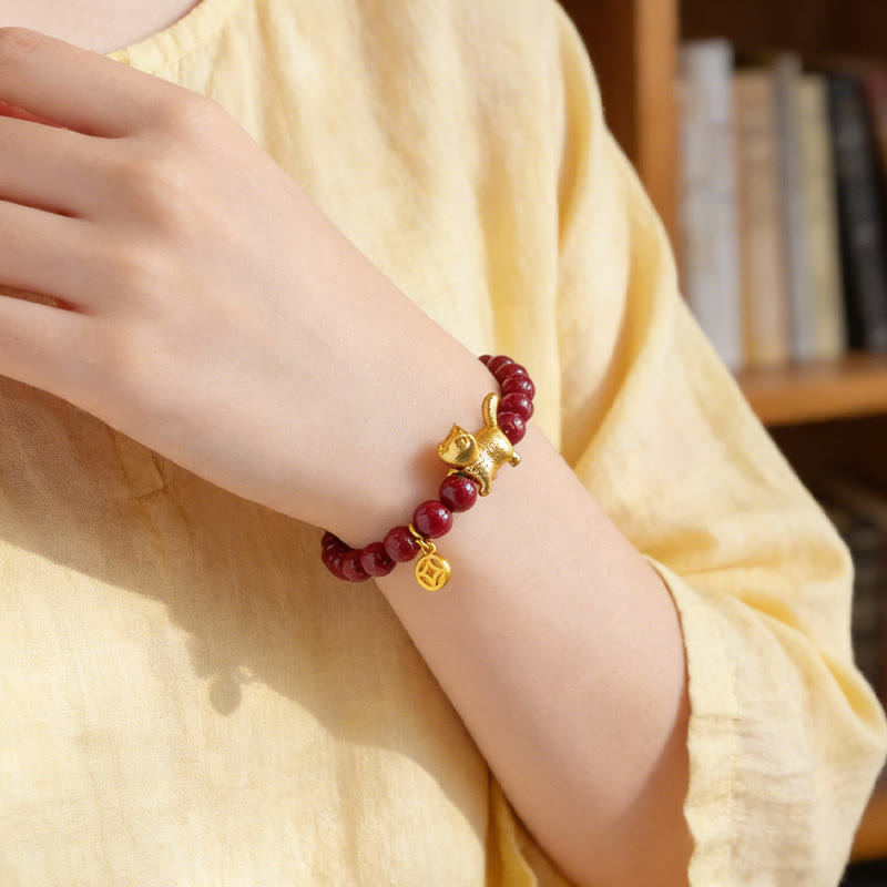 Bracelet de perles en grenat et cinabre avec breloque chat porte-bonheur en Buddha Stones de calme et de protection - image 11