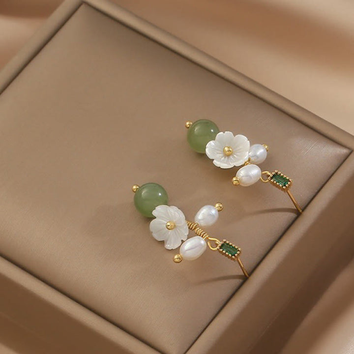 Boucles d'oreilles en Buddha Stones , jade Hetian, perle, fleur, symbole de prospérité et d'abondance - image 2