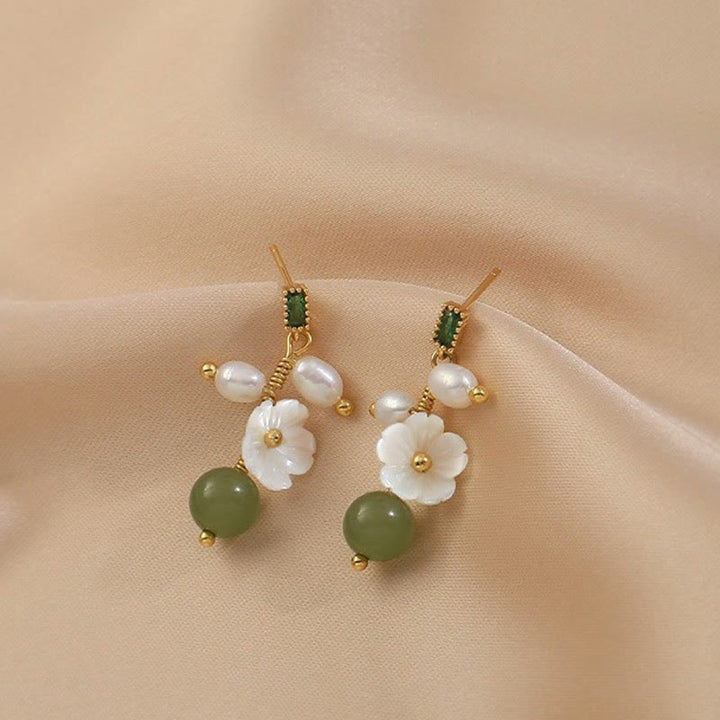 Boucles d'oreilles en Buddha Stones , jade Hetian, perle, fleur, symbole de prospérité et d'abondance - image 4
