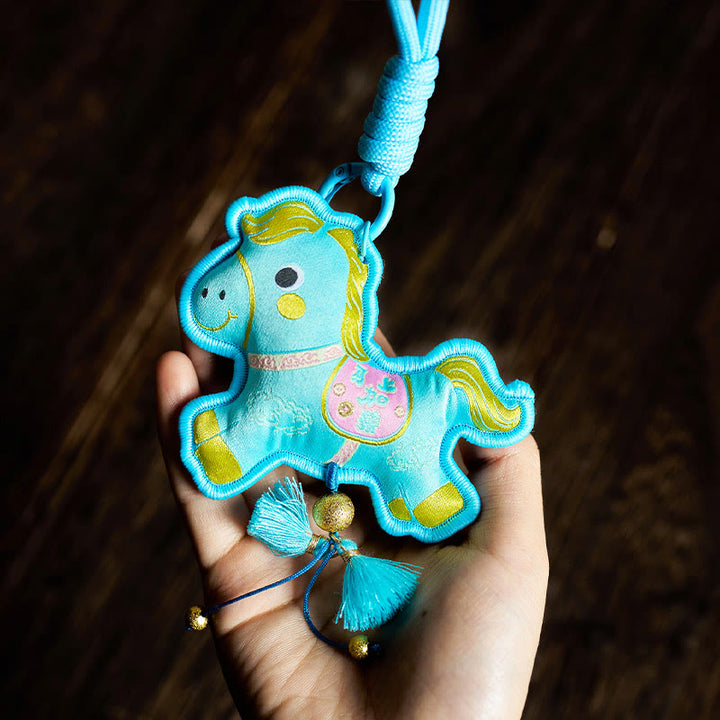 Buddha Stones Année du Cheval Porte-clés à pompon brodé de couleurs variées, symbole de prospérité - Cheval bleu (Dimensions : 9 x 8 cm) - image 7