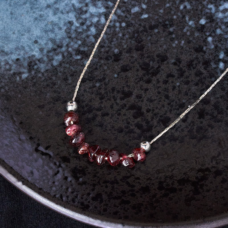 Collier pendentif en cristal rose, orbidine noire, quartz fumé, grenat, aigue-marine et quartz fraise, orné de Buddha Stones et symbole de force. - image 15