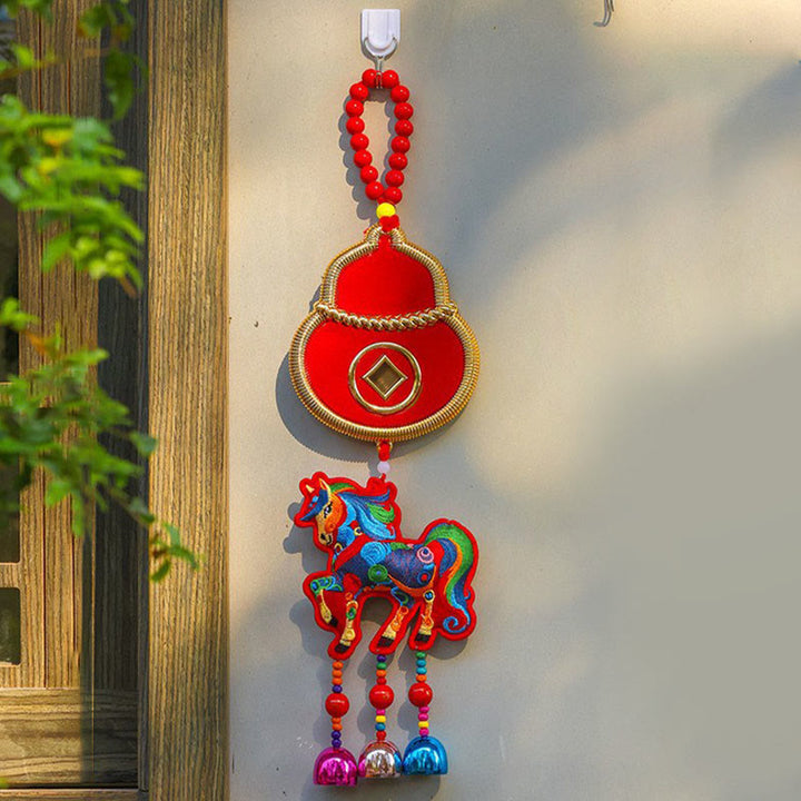 Buddha Stones, broderie Année du Cheval, sac à argent, calebasse, pièces de cuivre, clochette, porte-bonheur, décoration suspendue pour la réussite - Cheval rouge et courge (12*43cm) - image 11