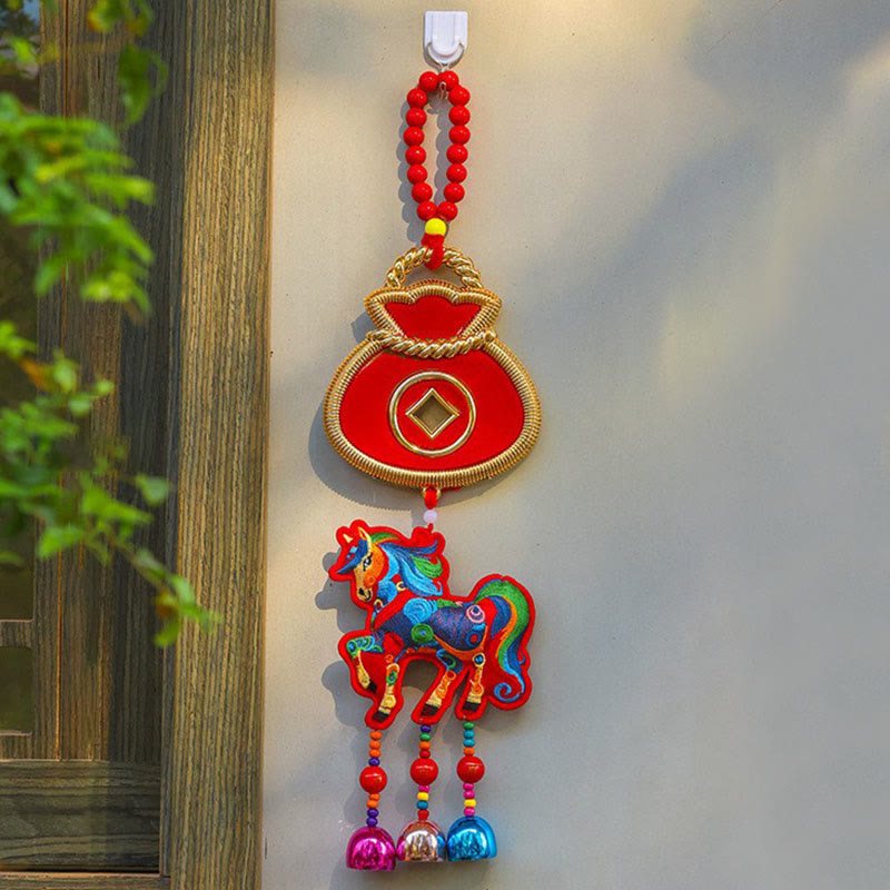 Buddha Stones, broderie Année du Cheval, sac à argent, calebasse, pièces de cuivre, clochette, porte-bonheur, décoration suspendue pour la réussite - Cheval rouge et sac d'argent (12 x 42 cm) - image 9