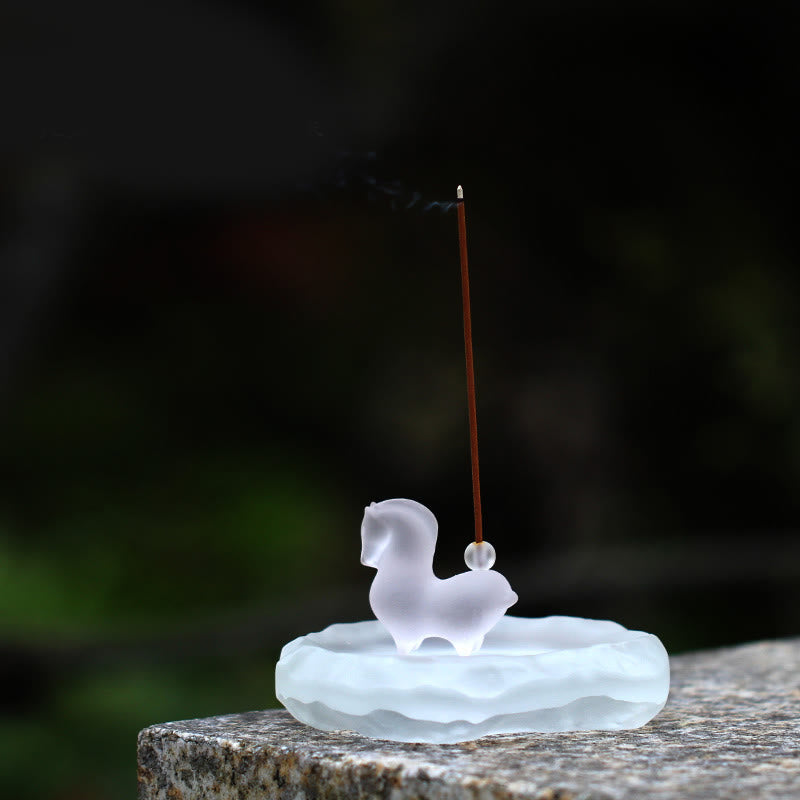 Buddha Stones Année du Cheval Capsule de lotus Feuille de lotus Pièce d'art en cristal Liuli Décoration énergétique pour la maison ou le bureau - Tapis de cheval avec trou pour encens et bord ondulé - image 9