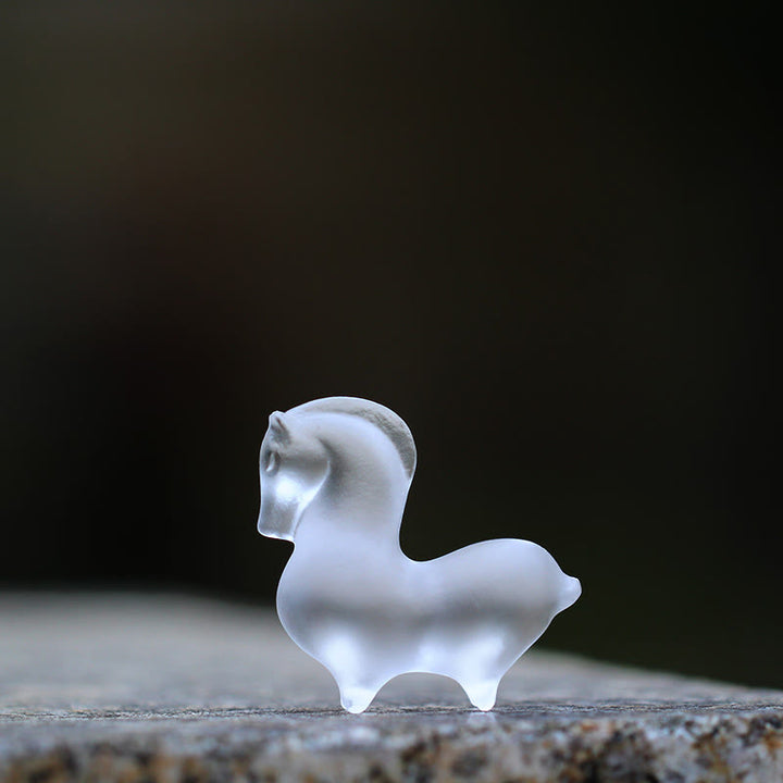 Buddha Stones Année du Cheval Capsule de lotus Feuille de lotus Pièce d'art en cristal Liuli Décoration énergétique pour la maison ou le bureau - Cheval 4,5 x 2 x 4,2 cm - image 18