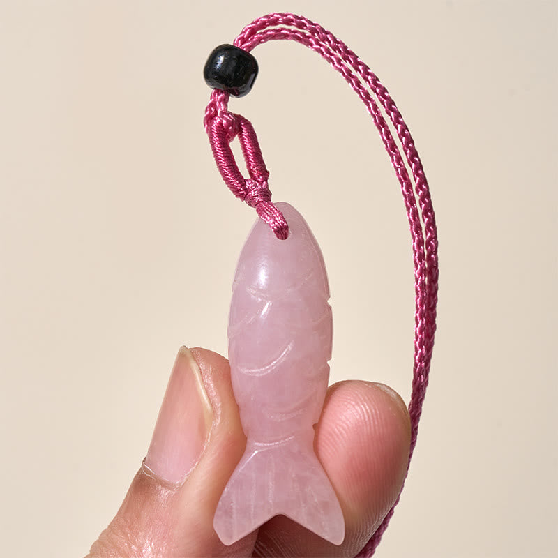 Collier pendentif en Buddha Stones sculptée en forme de carpe koï, cristal rose, agate indienne et améthyste, symbole de chaleur et de prospérité - image 3