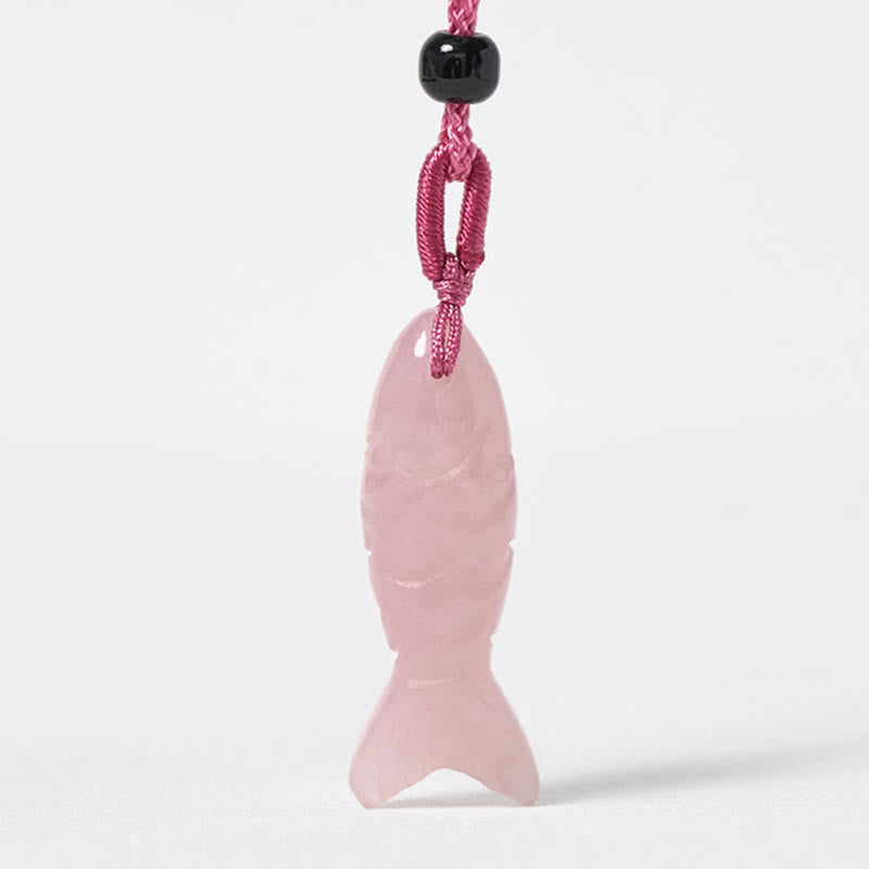 Collier pendentif en Buddha Stones sculptée en forme de carpe koï, cristal rose, agate indienne et améthyste, symbole de chaleur et de prospérité - image 2