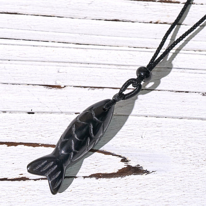 Collier pendentif en Buddha Stones sculptée en forme de carpe koï, cristal rose, agate indienne et améthyste, symbole de chaleur et de prospérité - Obsidienne noire (Dimensions du pendentif : 15 x 40 mm) - image 63