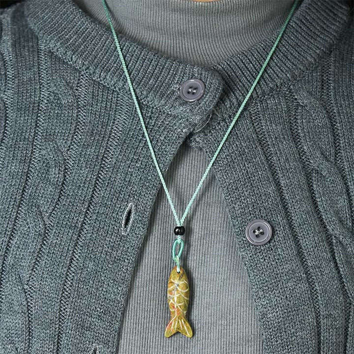 Collier pendentif en Buddha Stones sculptée en forme de carpe koï, cristal rose, agate indienne et améthyste, symbole de chaleur et de prospérité - image 61