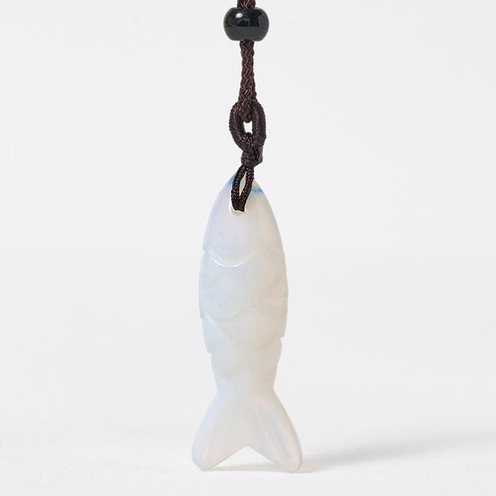 Collier pendentif en Buddha Stones sculptée en forme de carpe koï, cristal rose, agate indienne et améthyste, symbole de chaleur et de prospérité - image 54