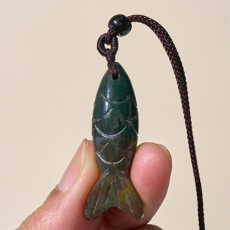 Collier pendentif en Buddha Stones sculptée en forme de carpe koï, cristal rose, agate indienne et améthyste, symbole de chaleur et de prospérité - image 9