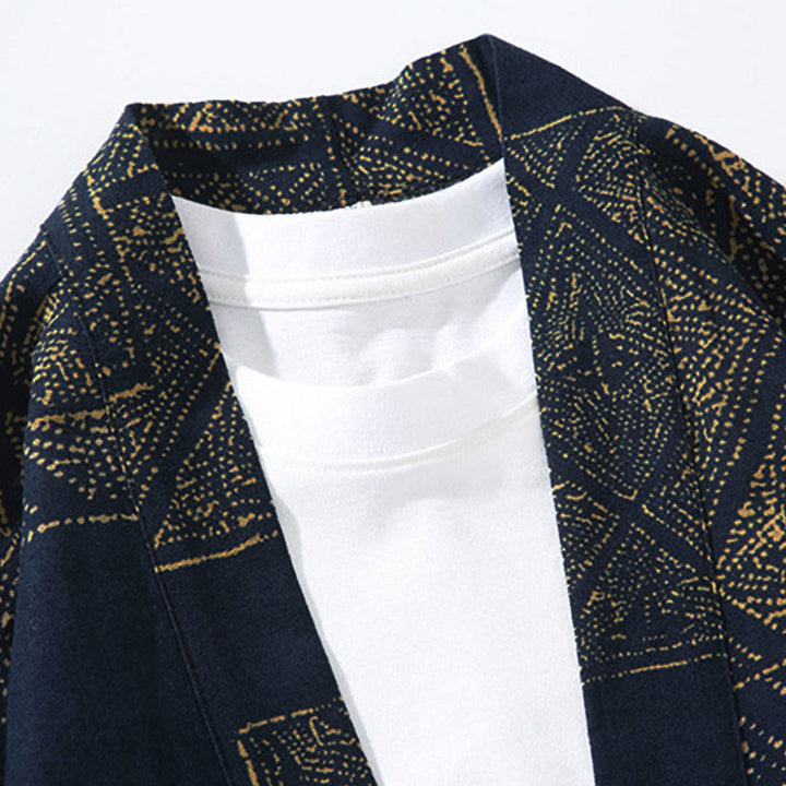 Kimono homme en coton à manches courtes et ouverture sur le devant, orné de Buddha Stones, de rayures florales géométriques et de papillons. - image 3
