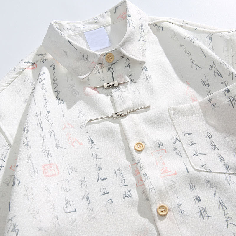 Buddha Stones Chemise homme à manches courtes avec poche, fermeture à brandebourg en métal et motif calligraphique imprimé - image 4