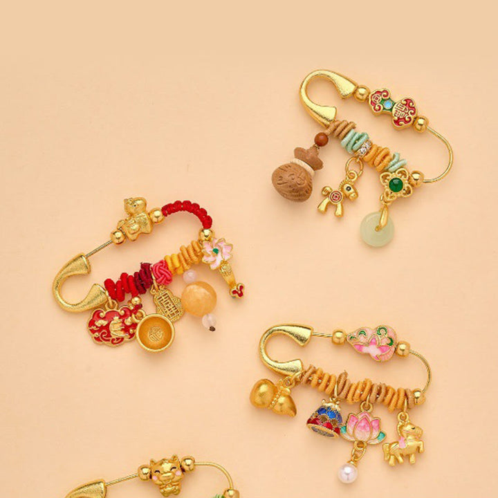 Buddha Stones Broche porte-bonheur Ruyi, symbole de l'année du Cheval, avec boucle de paix et poignée en forme de lotus. - image 18