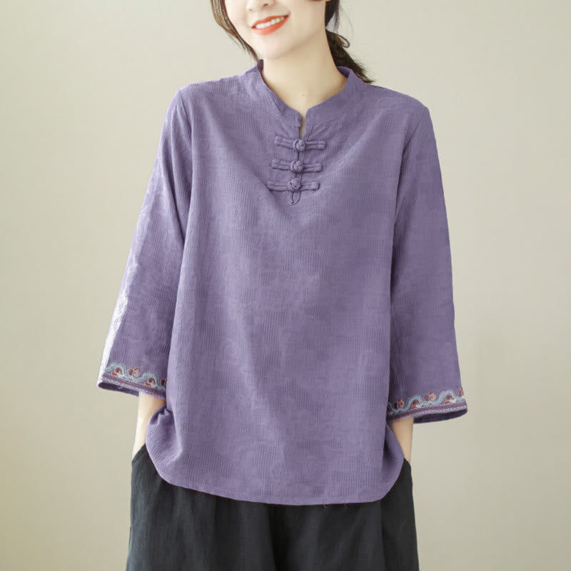 Chemise en coton pour femme, ornée de Buddha Stones jacquard, col montant à boutons brandebourg et manches trois-quarts. - image 4