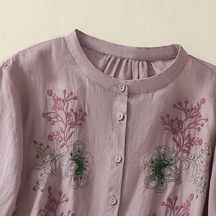 Buddha Stones Chemise en coton pour femme, ornée de broderies, à col montant et manches trois-quarts, fendue sur le côté et ornée de plis. - image 9