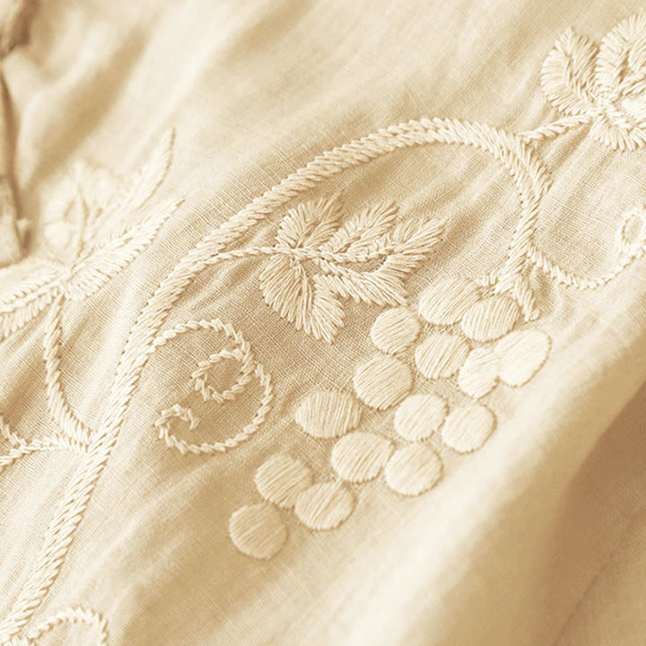 Buddha Stones Chemise en coton pour femme à manches trois-quarts, ornée de dentelle et de motifs de raisins brodés. Fermeture à boutons brandebourg. - image 7