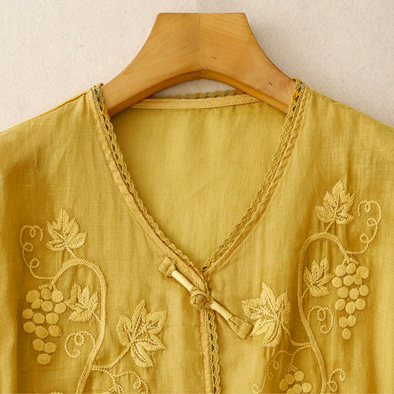 Buddha Stones Chemise en coton pour femme à manches trois-quarts, ornée de dentelle et de motifs de raisins brodés. Fermeture à boutons brandebourg. - image 10