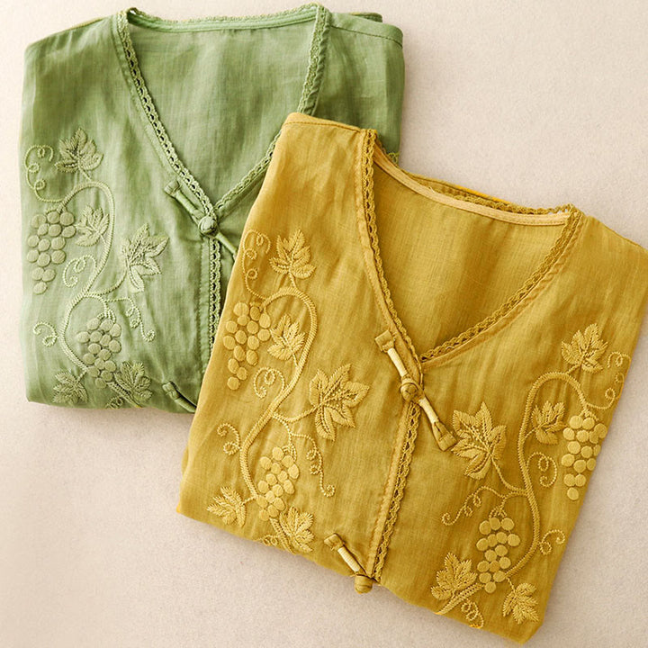 Buddha Stones Chemise en coton pour femme à manches trois-quarts, ornée de dentelle et de motifs de raisins brodés. Fermeture à boutons brandebourg. - image 15