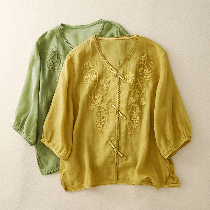 Buddha Stones Chemise en coton pour femme à manches trois-quarts, ornée de dentelle et de motifs de raisins brodés. Fermeture à boutons brandebourg. - image 14