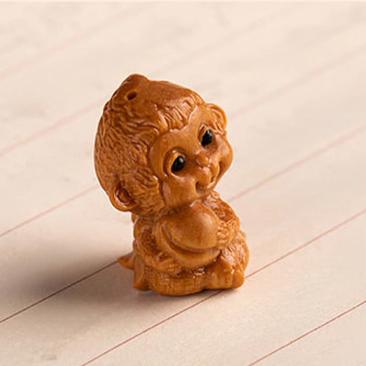 Buddha Stones Porte-clés de bénédiction « Année du Cheval » en bois de santal rouge, étoile, lune et graine de Bodhi - image 36