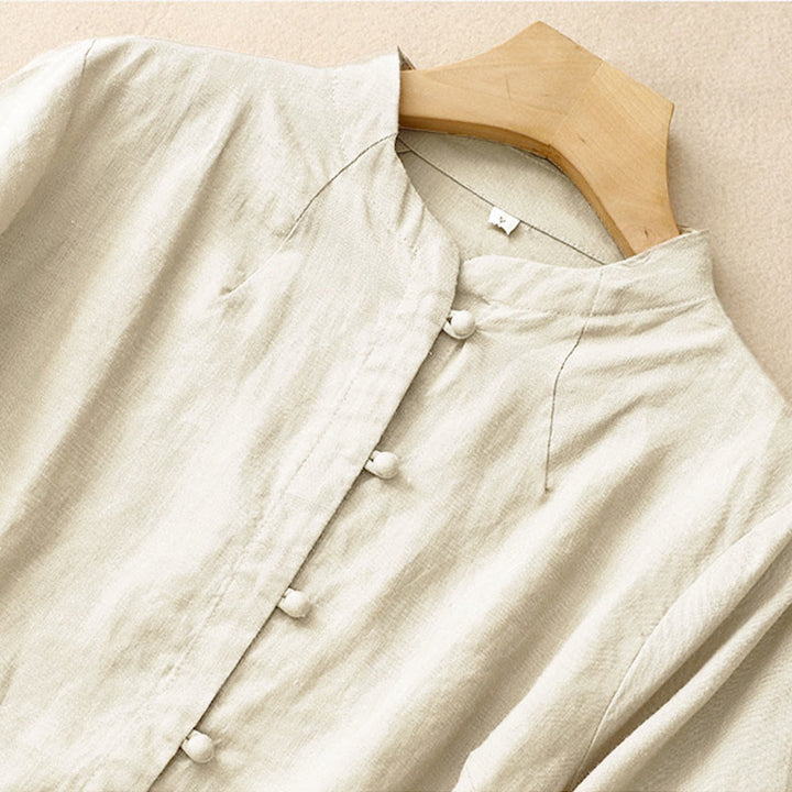 Buddha Stones Chemise d'été pour femme en coton, manches courtes, col montant, fente latérale et boutons brandebourg - image 2