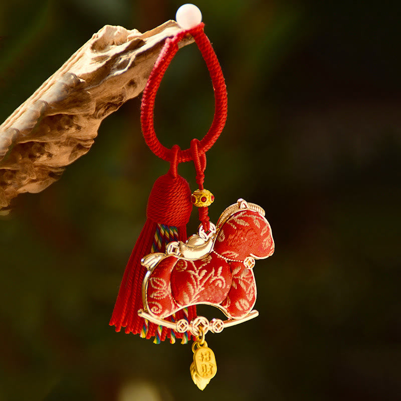 Buddha Stones, broderie Année du Cheval, porte-clés Liberté - Cheval rouge (Dimensions : 43 x 47 mm) - image 0